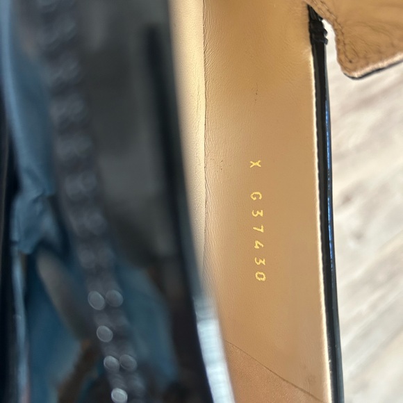 CHANEL Patent Leather Chain Logo Black Loafers – Size 39.5 - Picture 6 of 9